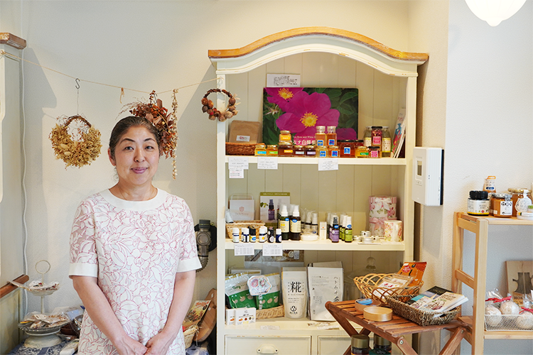 "C'est un magasin où l'on peut découvrir la nature", explique M. Shichinohe, représentant de St. Monica.