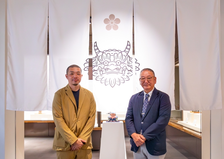 (À gauche) Quatrième génération Nakamura Hiromine (À droite) Troisième génération Nakamura Shinkyo (À droite)