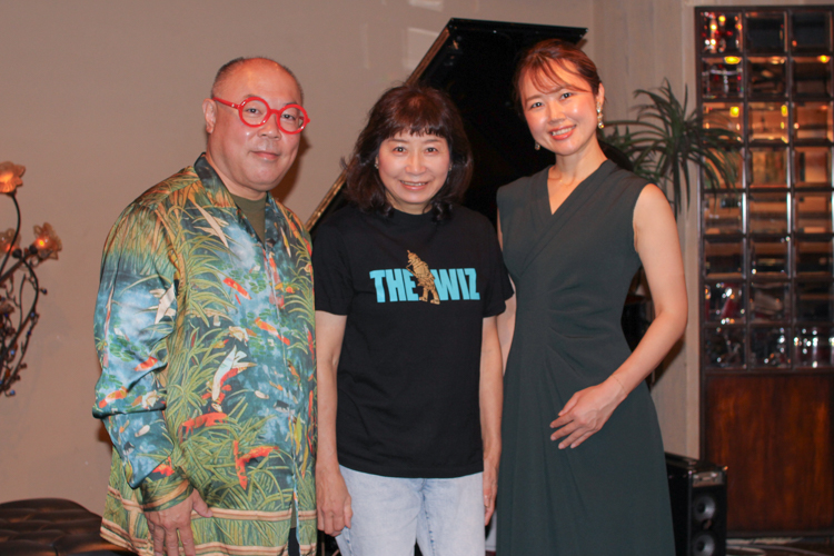 ピアニストの後藤浩二さん ・オーナーの良子さん・ジャズシンガーの鈴木靖子さん 