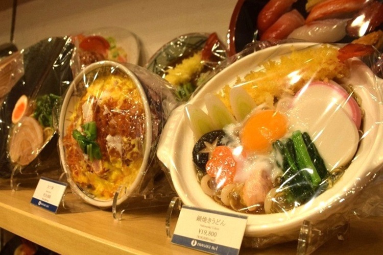 La beauté des détails, comme la texture et le brunissement des aliments frits, est quelque chose que l'on ne trouve qu'au Japon, où les techniques de fabrication sont si avancées.