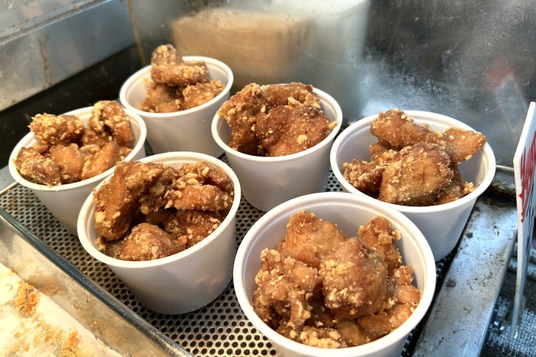 L'agemaguro accompagne parfaitement le riz ou se déguste aussi bien en en-cas avec de l'alcool.