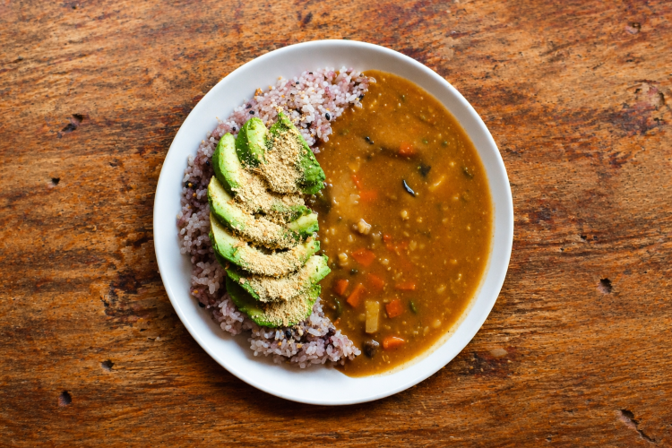 Une ville où chacun peut se régaler. Une cuisine végétalienne attentionnée qui nourrit le corps et l'esprit.