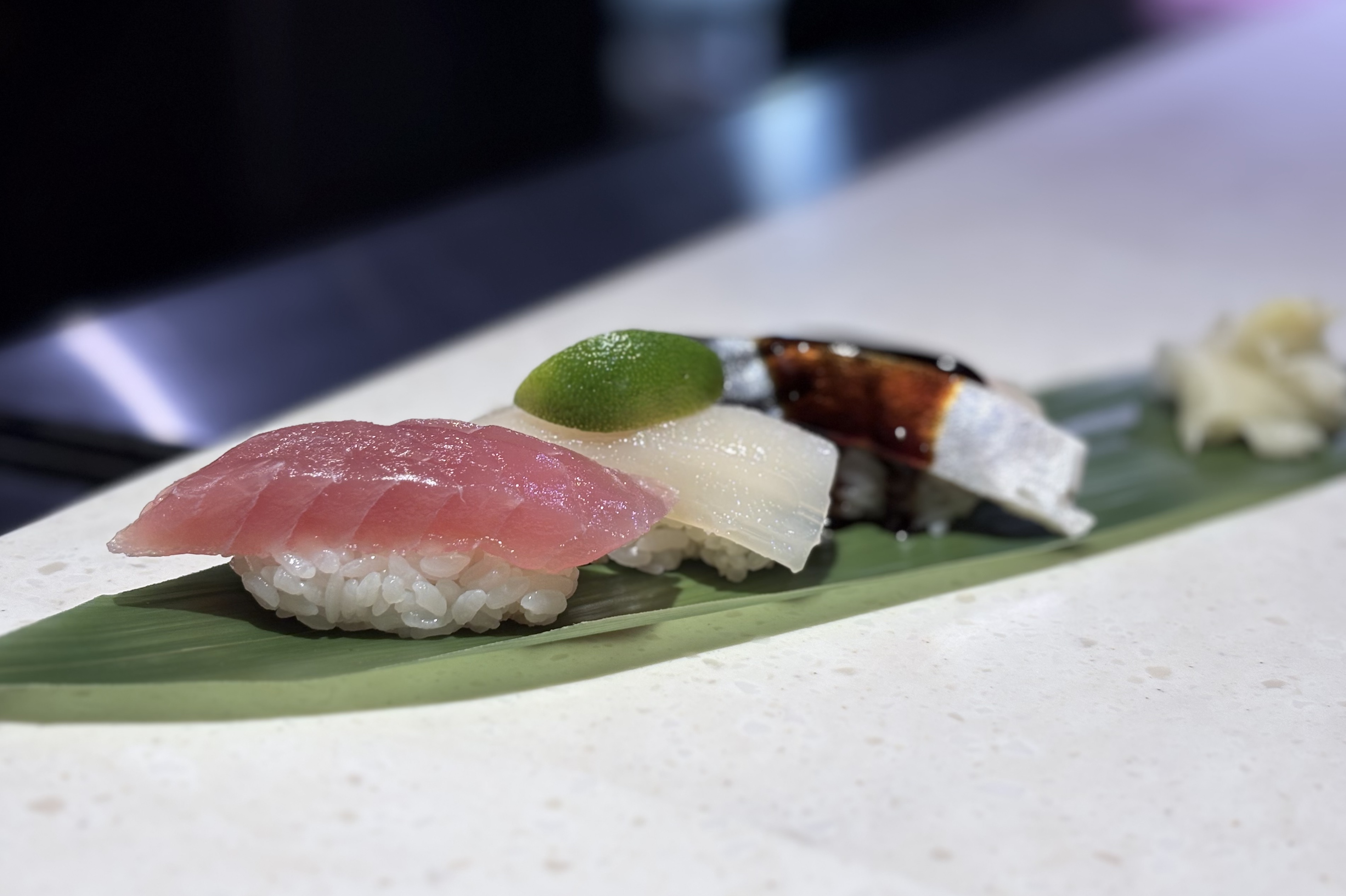 "Manger debout à la poissonnerie" : Une nouvelle façon de déguster le susukino à "Uo no Nemuro Fukuhara"