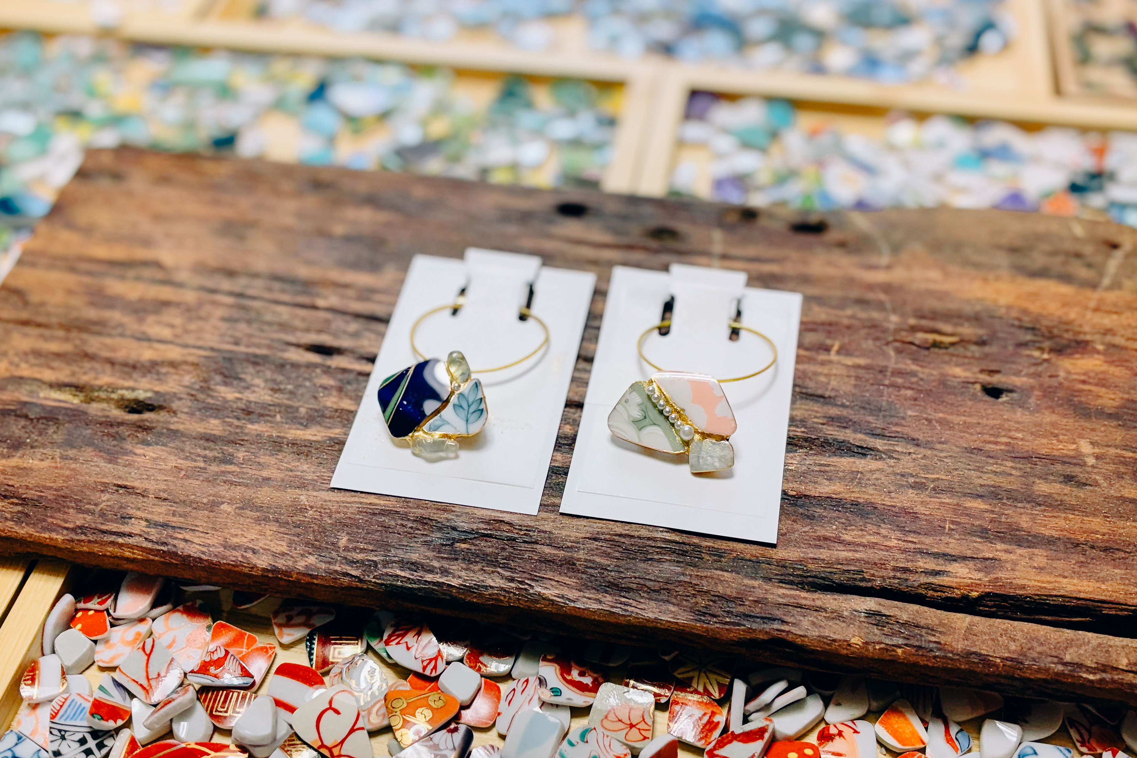 Créez des accessoires uniques à partir de chutes de métal. Vivez une expérience de kintsugi (réparation d'or) à Kyoto.