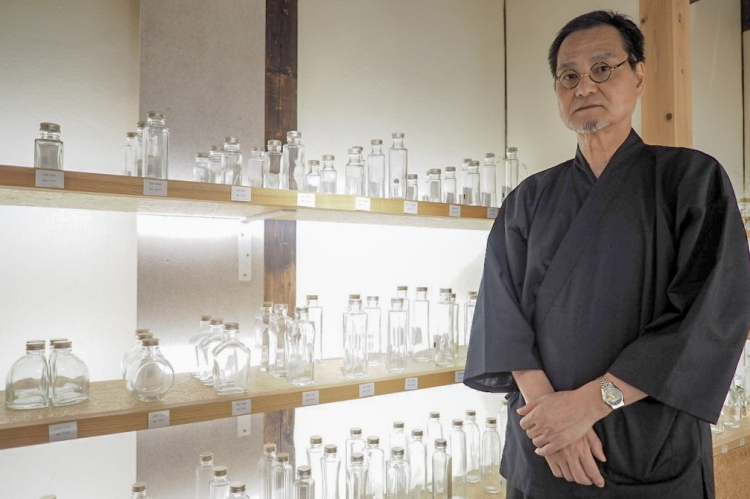 M. Shimizu nous a expliqué l'histoire avec soin.