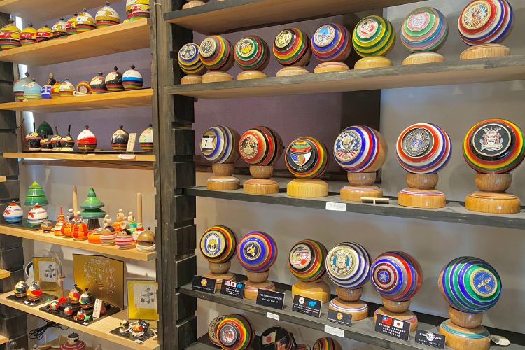 À l'intérieur du magasin « Sasebo Komagome Honpo » (espace d'exposition et de vente)