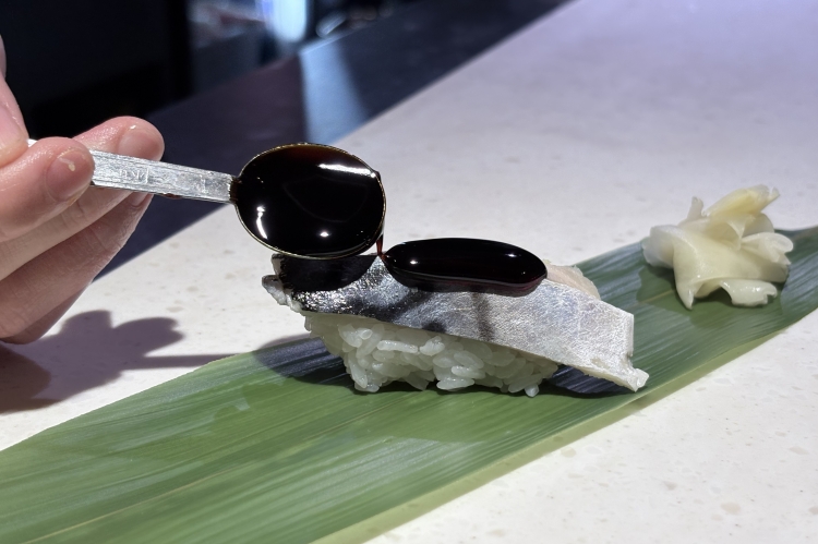 «Maquereau mariné à la sauce sucrée»