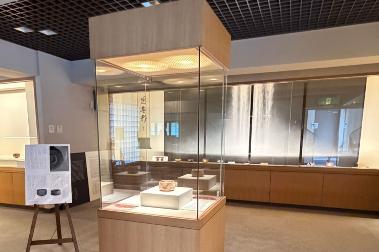 Le deuxième étage du musée expose des œuvres des onzième et dernier chefs de famille.