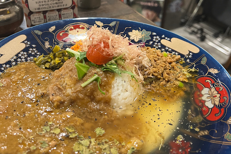 Osaka est le berceau du curry aux épices. Un restaurant de curry qui se concentre trop sur la saveur du bouillon et de la soupe.