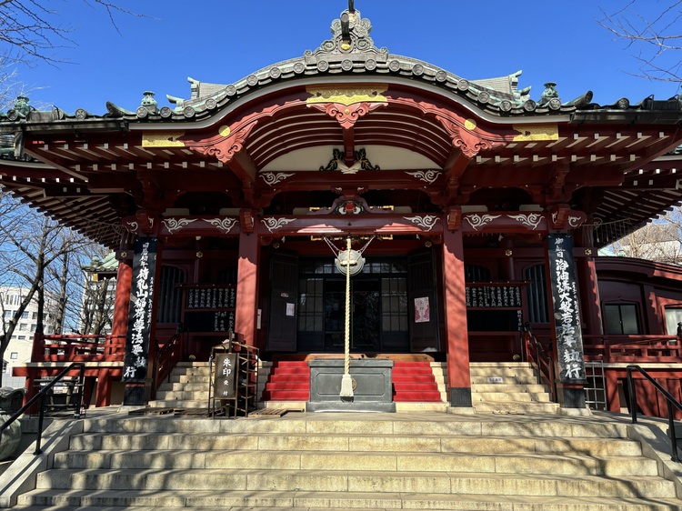 Machinyuyama Honryuin est un temple dont le symbole est un radis apprécié des habitants d'Asakusa depuis l'Antiquité.